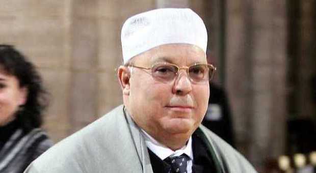 Francia, proposta choc dell'imam di Parigi: «Le Chiese vuote diventino moschee»