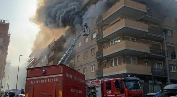 Roma, incendio in viale Medaglie d'Oro: brucia appartamento trasformato in b&b