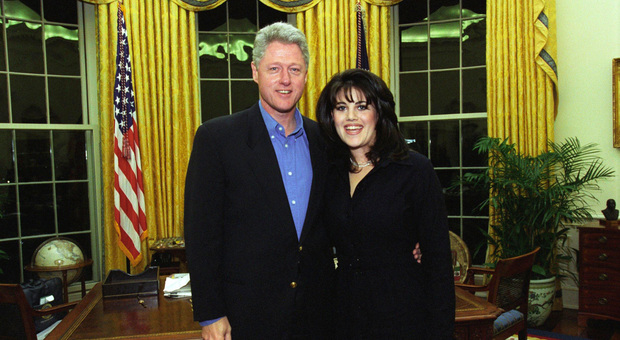 Bill Clinton: «Ecco perché feci sesso orale con Monica Lewinsky. Mi sento ancora orribile»