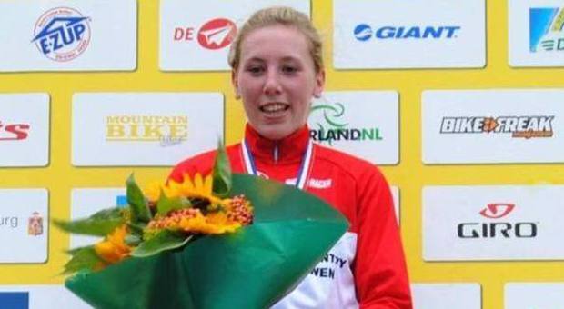 Tragedia nella Mountain Bike: muore la 20enne ​olandese Anne Kalvenhaar dopo la caduta di ieri
