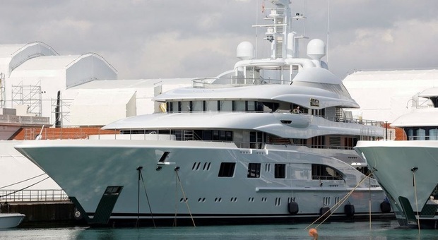 A Barcellona sequestrato lo yacht "Valerie" da 140 milioni: chi è il misterioso proprietario
