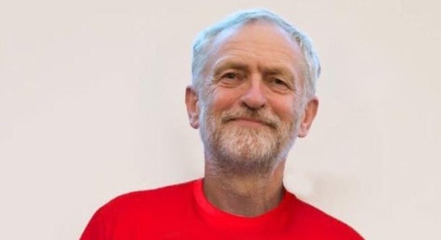Laburisti, Corbyn vince la sfida appello all'unità del partito