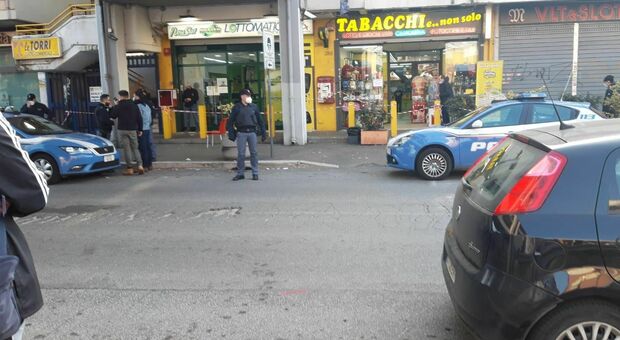 Sparatoria in strada a Tor Bella Monaca: ferita un'anziana passante. Fermato un 33enne