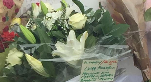 Delitto Cox, Laura Boldrini invia un mazzo di fiori: «Continueremo nel tuo nome a combattere contro odio e intolleranza»