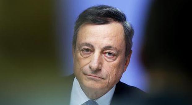 Trump attacca Draghi: con il suo annuncio crea un vantaggio ingiusto per l'euro sul dollaro