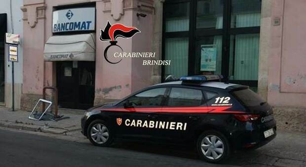 Assalti a bancomat e negozi nel Salento, scacco matto alla banda delle spaccate: 19 arresti tra Brindisi, Reggio Calabria e Cerignola