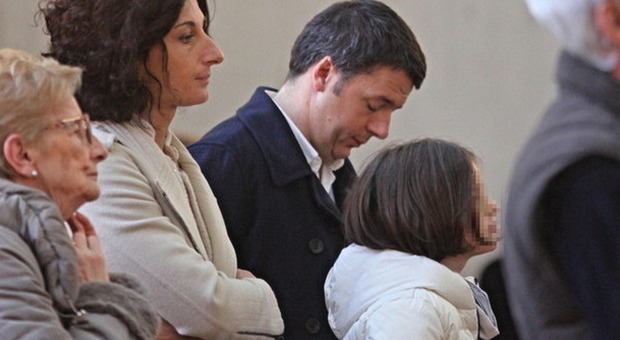 Renzi risponde su Twitter: «Burocrazia madre di tutte le battaglie». Domenica in famiglia, telefonata con la Merkel