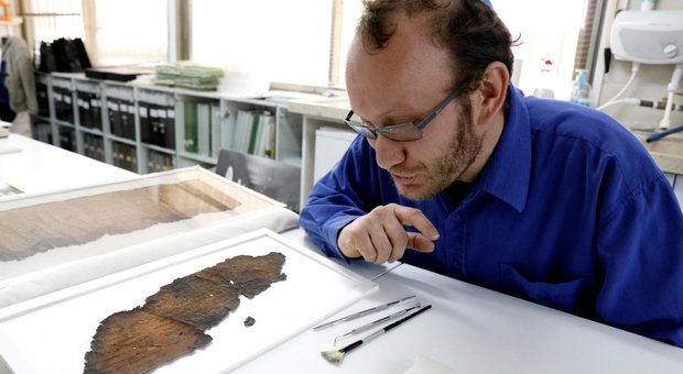 Rotoli del Mar Morto: scritte misteriose visibili solo con la tecnologia della Nasa