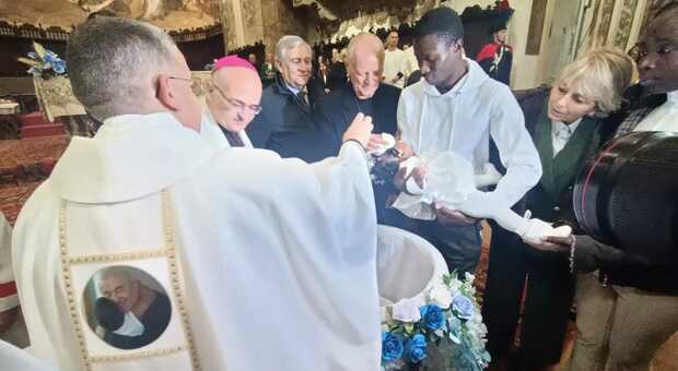Battesimo con Tajani per la bimba di Maria salvata dalla tratta