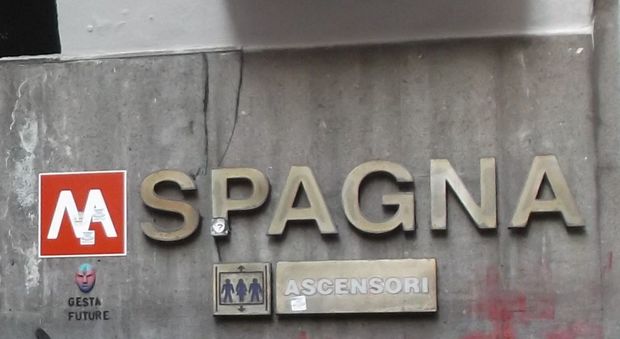 Roma, pacco sospetto nella stazione metro Piazza di Spagna