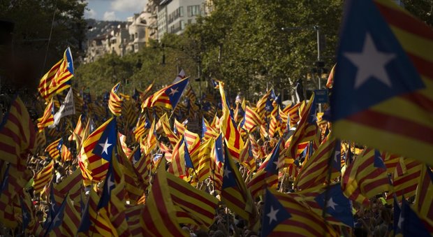 Catalogna, Madrid ordina il sequestro delle urne del referendum sull'indipendenza