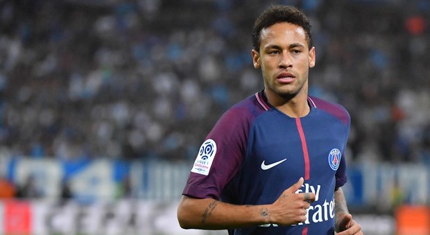 "Niente tackle duri, due fisioterapisti e sponsor a scelta": i privilegi di Neymar che irritano i compagni