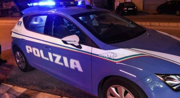 Firenze, maxi rissa di fronte allo Yab: 10 giovani coinvolti e 2 finiscono in ospedale