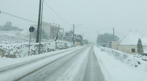 La neve in Valle d'Itria. La foto è stata scattata a Cisternino