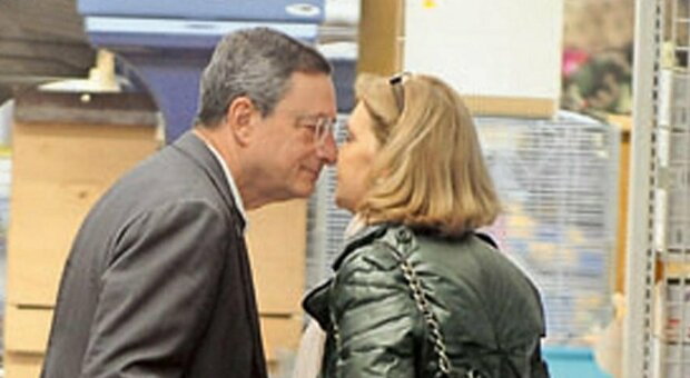 La foto di Draghi e la moglie del settimanale Oggi