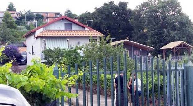 Omicidio in villa, i vicini: "Abbiamo consolato l'assassina"