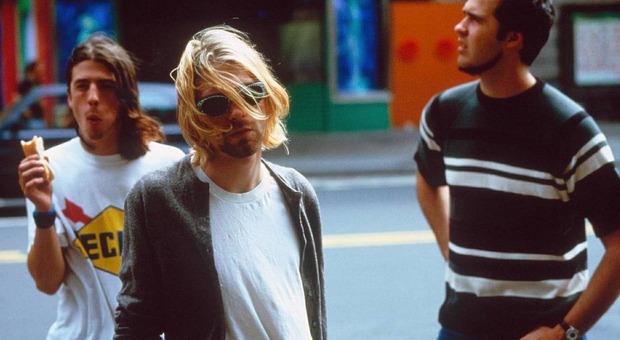“Kurt wash here”: la figlia del leader dei Nirvana lancia una collezione con i disegni originali del padre