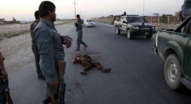 Un talebano ucciso dall'esercito afgano