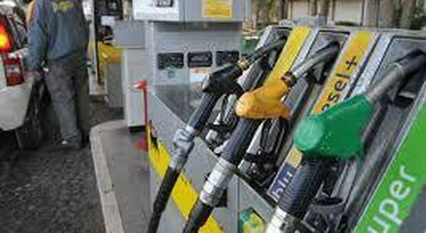 Costo della benzina in aumento. 1,634 euro al litro: il più elevato dal 2018