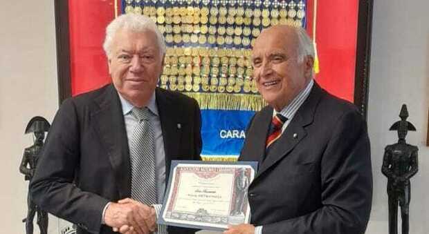 Nicola Pietrangeli socio benemerito dell'Associazione Nazionale Carabinieri: il prestigioso riconoscimento al campione di tennis