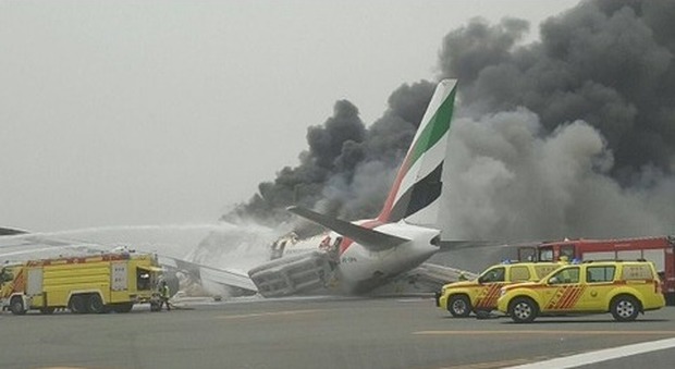 Scampa all'incendio sul volo Emirates E poi vince un milione alla lotteria