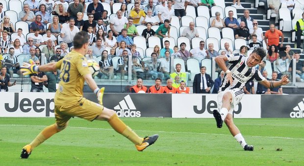 Juve-Cagliari 3-0: Mandzukic, Dybala e Higuain regalano ad Allegri il successo