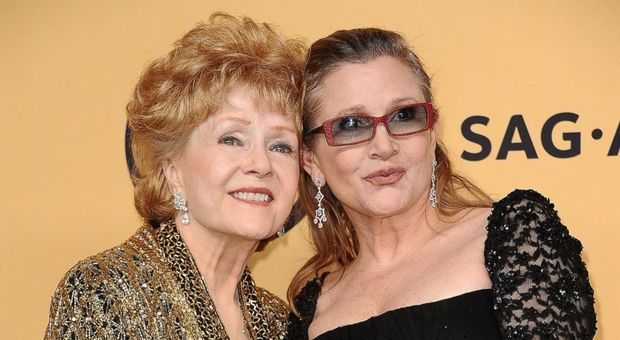 Debbie Reynolds muore in ospedale a poche ore dalla scomparsa della figlia Carrie Fisher