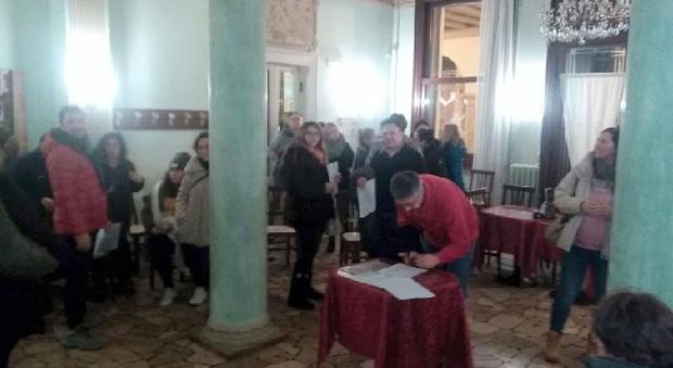 Genitori raccolgono le firme, bufera sulla nomina della nuova preside
