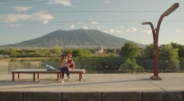 Napoli, le attese in Circumvesuviana nel documentario in concorso al Torino Film Festival