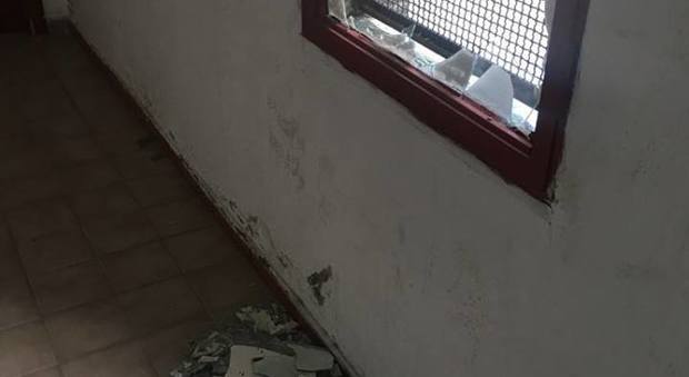 Distrutto il centro di quartiere San Giuseppe a Nocera Inferiore, caccia ai vandali