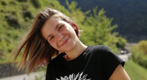 Tuffo nel lago di Garda dopo la festa, morta la 19enne bellunese