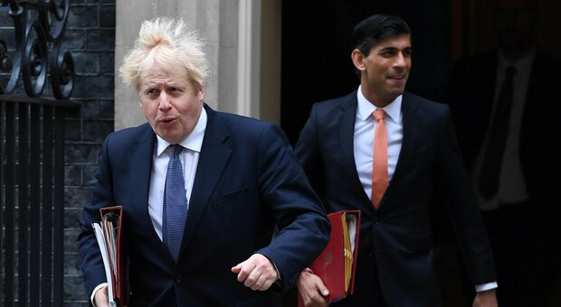Partygate, multe a Boris Johnson e al suo ministro Sunak per le feste durante il lockdown