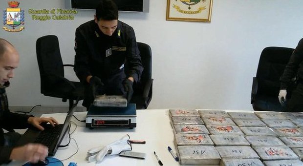 Gioia Tauro, Guardia di Finanza sequestra 173 kg di cocaina al porto