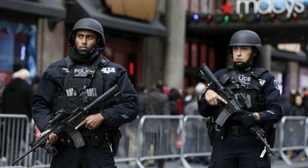 Paura attentati, squadre antiterrorismo pattugliano i cinema di New York