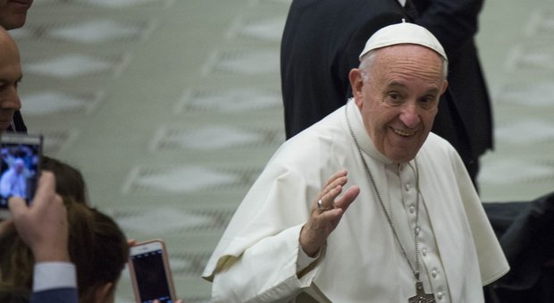 Papa Francesco: «Ci vuole coraggio a sposarsi per tutta la vita»