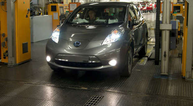 La Nissan Leaf esce dallo stabilimento di Sunderland nel Regno Unito