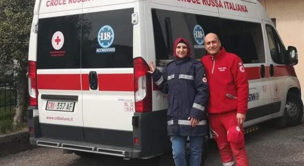 Assia, prima donna della Croce Rossa col velo: «Così posso vivere l'umanità e la cittadinanza»