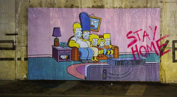 Anche i Simpson restano a casa: street art su un muro di Pompei