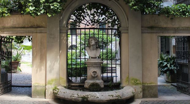 Roma, la finestra sul cortile alla scoperta dei tesori: mandate i vostri scatti al Messaggero