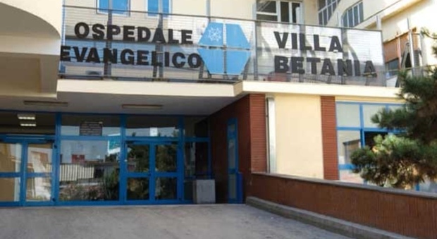 Coronavirus a Napoli, 18 sanitari in isolamento nell'ospedale Villa Betania