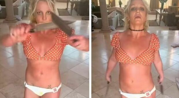 Britney Spears, il ballo con i coltelli spaventa i fan. Lei li rassicura: «Sono finti»