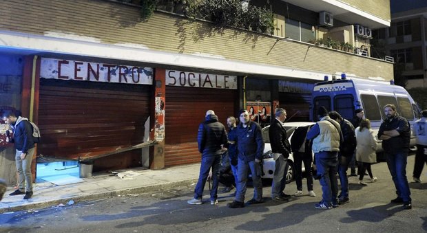 Roma, scontri alla Magliana, 9 arresti e 40 denunce: sigilli al centro sociale