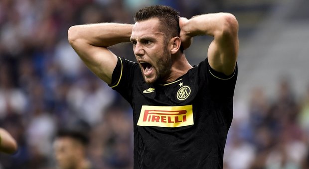 Inter, De Vrij: «Vincere il derby per dare una risposta dopo lo Slavia»