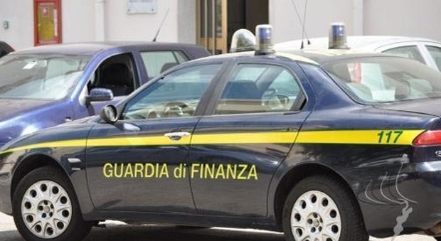 Roma, finanzieri nella sede Ama: indagini su dati informatici rubati