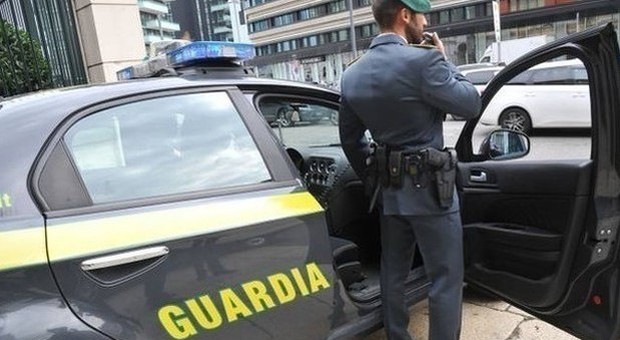 Varese, dirigente ristruttura la casa della figlia con i fondi della municipalizzata: arrestato per truffa e peculato