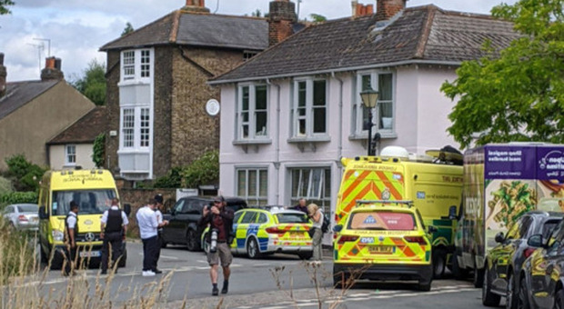 Wimbledon, morta una bambina di 9 anni mentre era a lezione: un'auto si è schiantata nella scuola. Arrestata la conducente