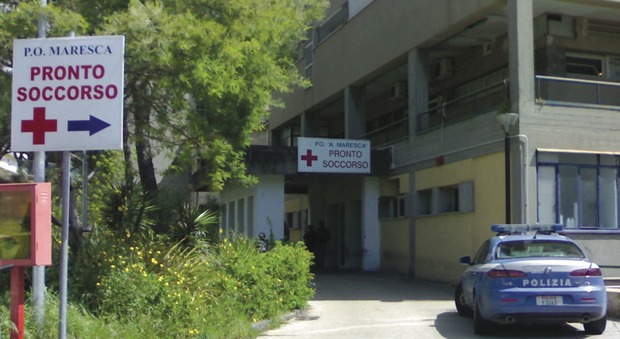 Tenta il suicidio in ospedale: operaio in fin di vita nel Napoletano