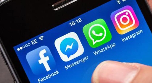 Facebook e Instagram a pagamento ma senza pubblicità: l'idea di Meta per lanciare gli abbonamenti in Europa