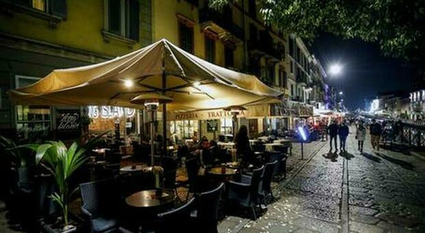 Salerno, la rivolta dei ristoratori: «Aperti 48 ore? Soltanto un'idiozia»