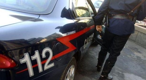 Crotone, picchia, narcotizza e rapina coppia di anziani: arrestata badante romena